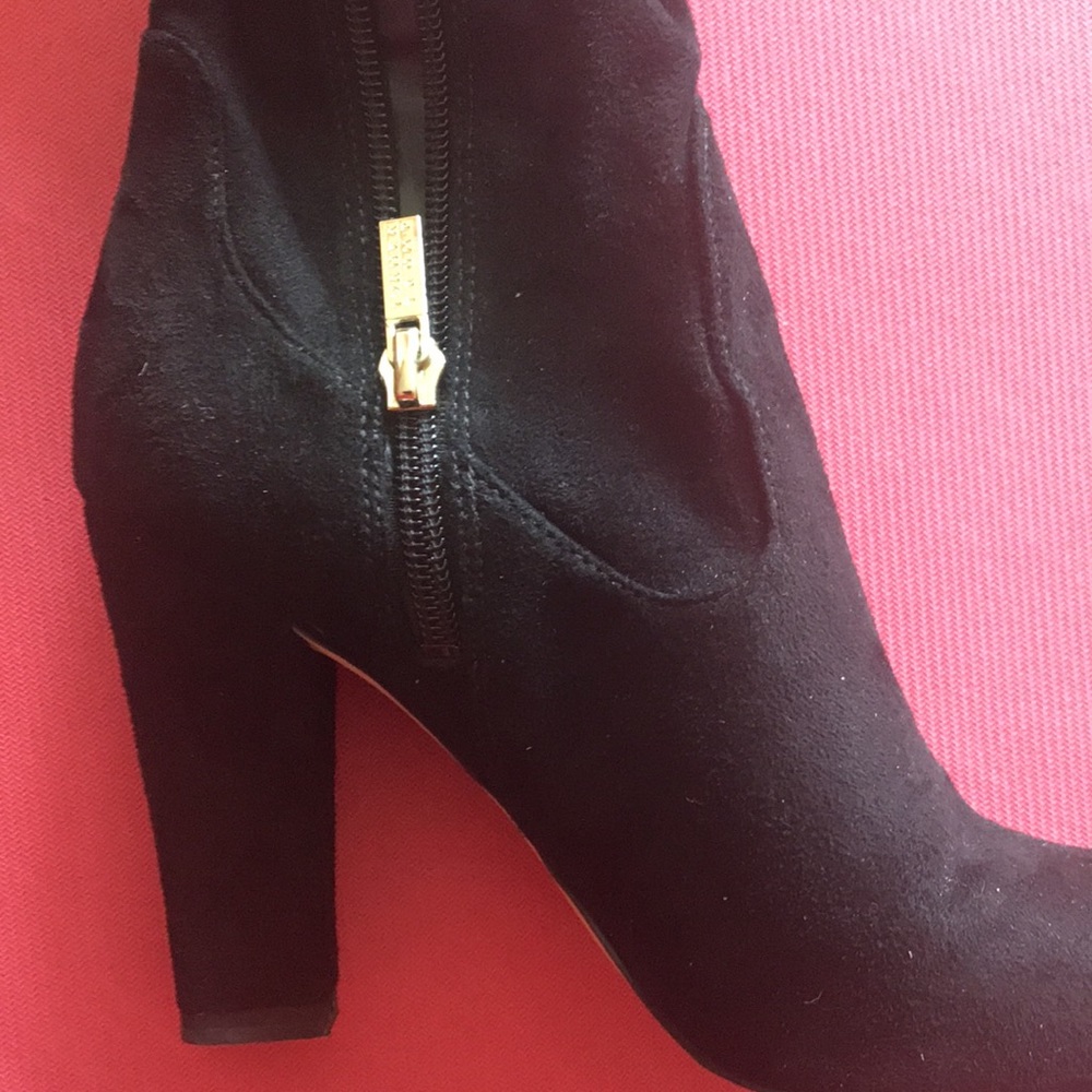 Ivanka Trump Knee high black  boots suede feel EUC - Picture 5 of 16